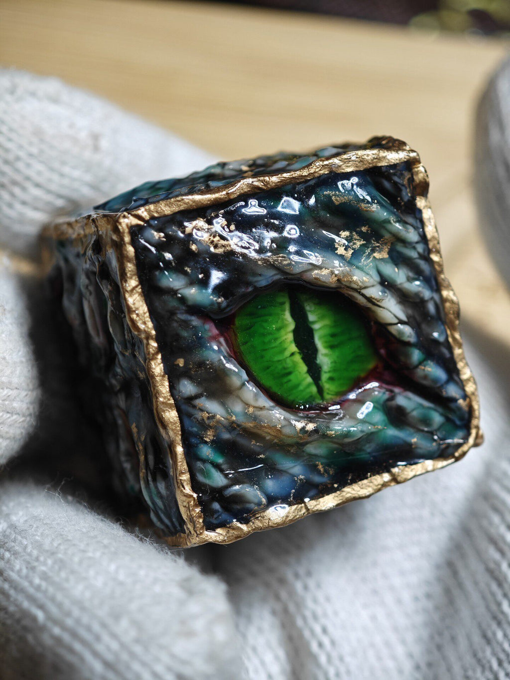 Handmade 30mm Serpent Eye D6 Dice - Gilded Scaled Monster Resin Die