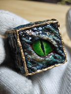 Handmade 30mm Serpent Eye D6 Dice - Gilded Scaled Monster Resin Die