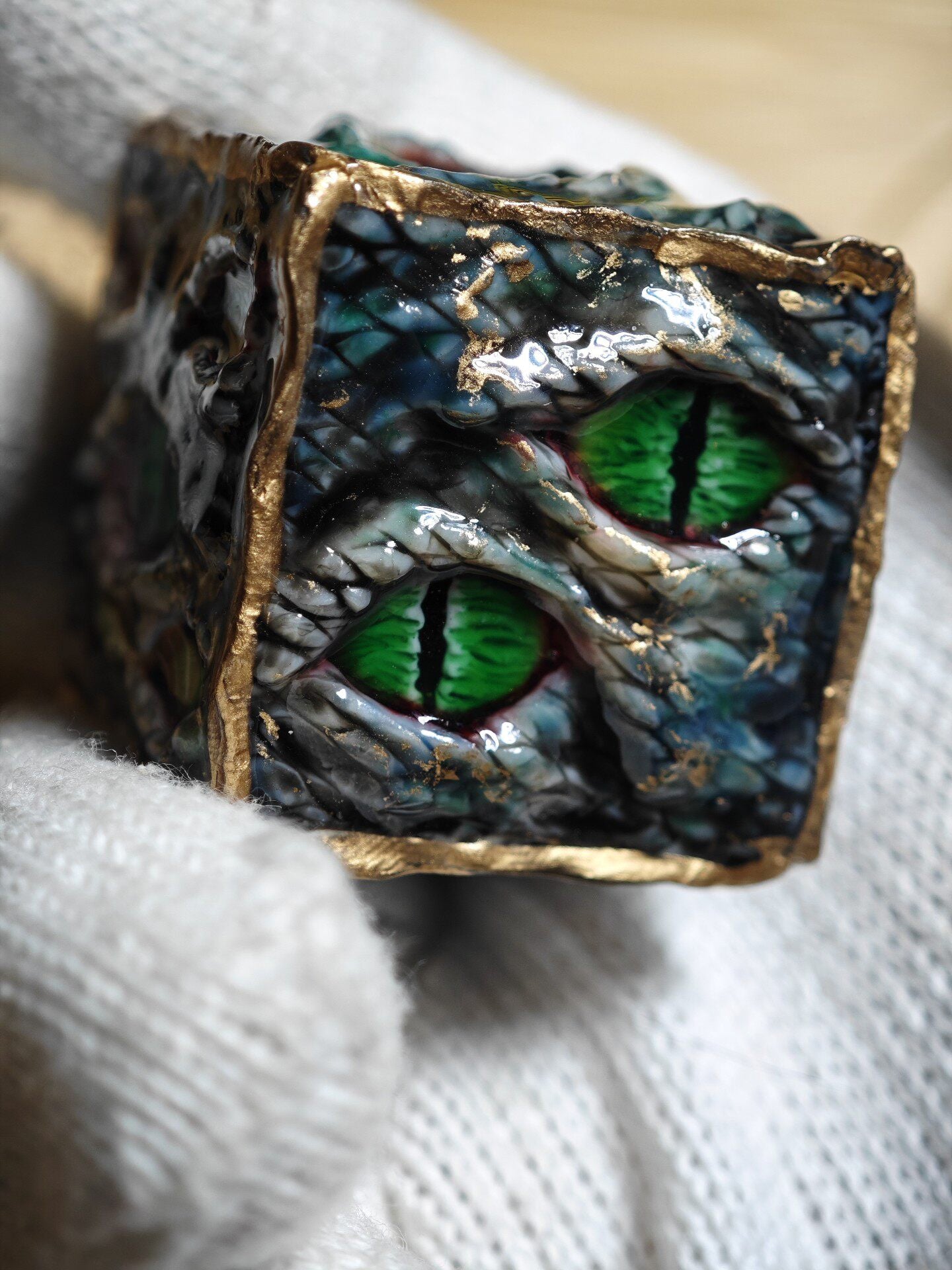 Handmade 30mm Serpent Eye D6 Dice - Gilded Scaled Monster Resin Die