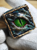Handmade 30mm Serpent Eye D6 Dice - Gilded Scaled Monster Resin Die