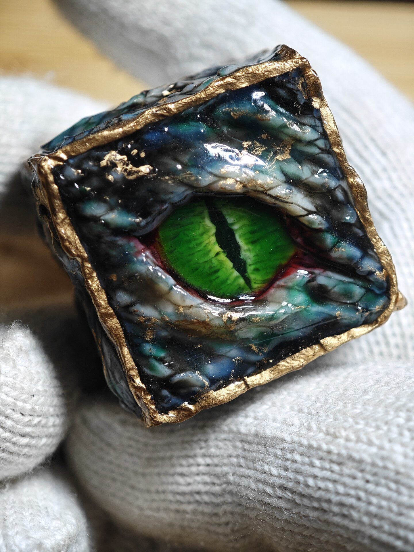 Handmade 30mm Serpent Eye D6 Dice - Gilded Scaled Monster Resin Die