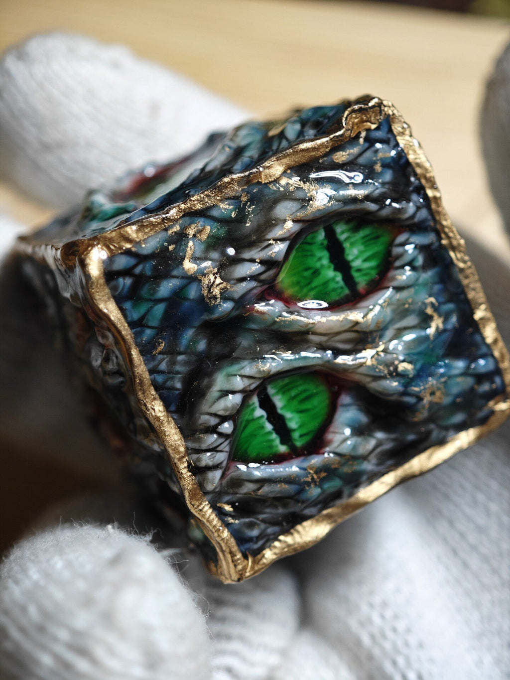 Handmade 30mm Serpent Eye D6 Dice - Gilded Scaled Monster Resin Die
