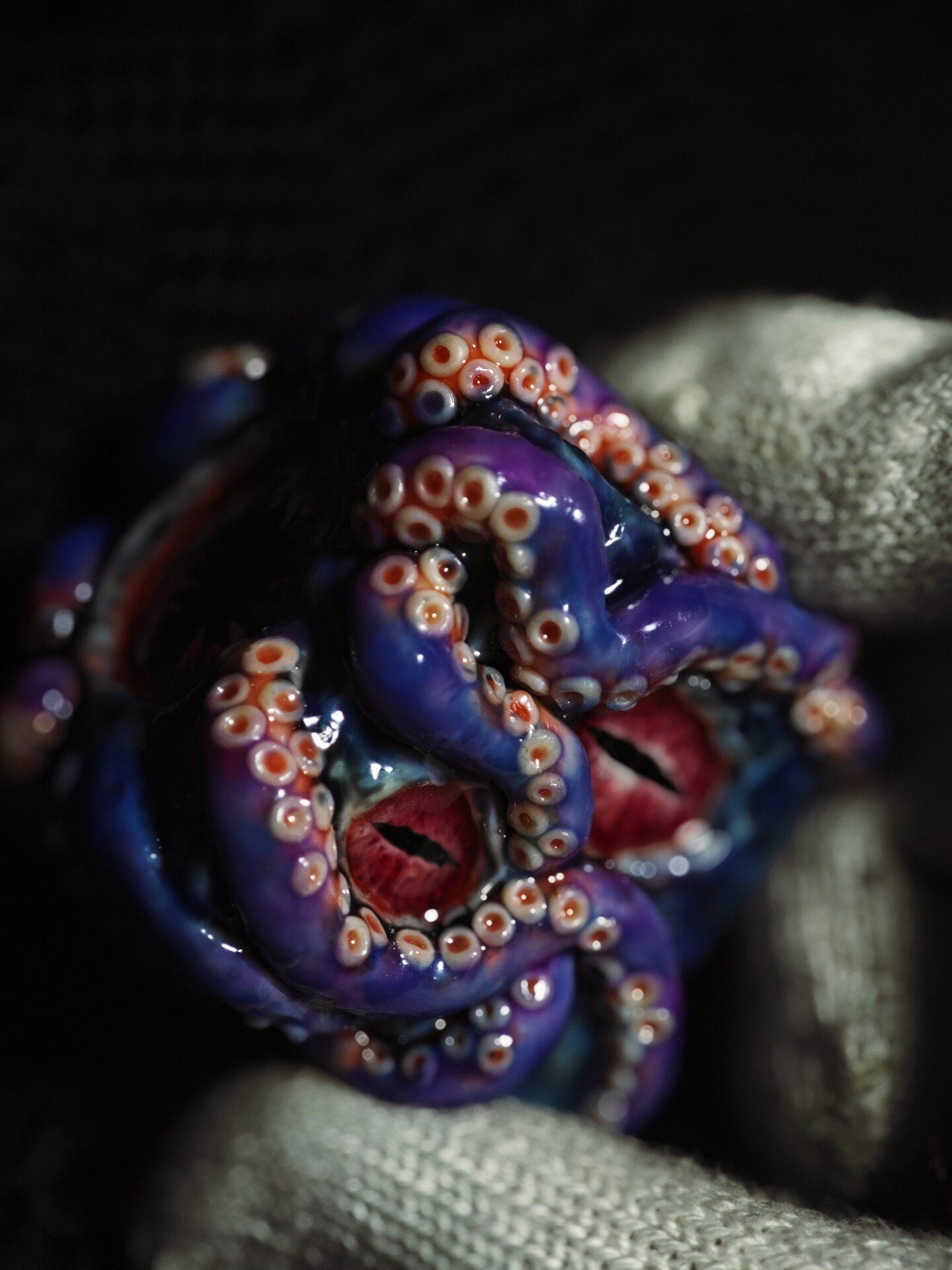 Handmade 35mm Eldritch Tentacle D6 Dice | Cthulhu Monster Eye Resin Die | Lovecraftian Dark Fantasy RPG Tabletop
