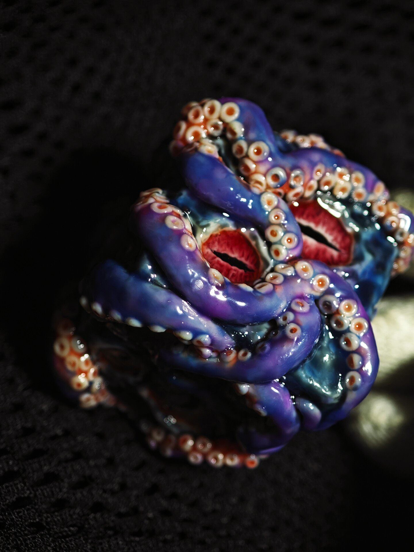 Handmade 35mm Eldritch Tentacle D6 Dice | Cthulhu Monster Eye Resin Die | Lovecraftian Dark Fantasy RPG Tabletop