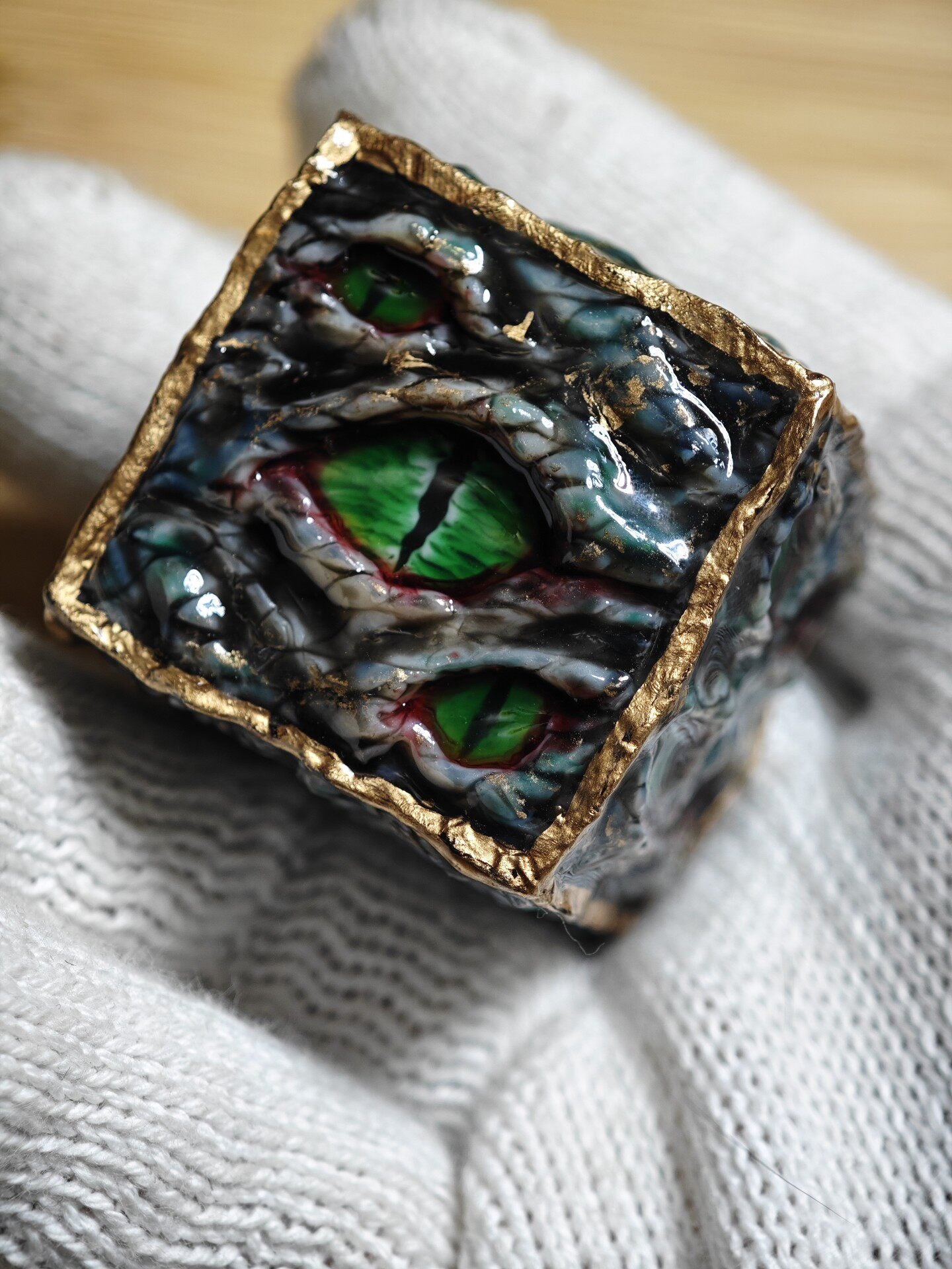 Handmade 30mm Serpent Eye D6 Dice - Gilded Scaled Monster Resin Die