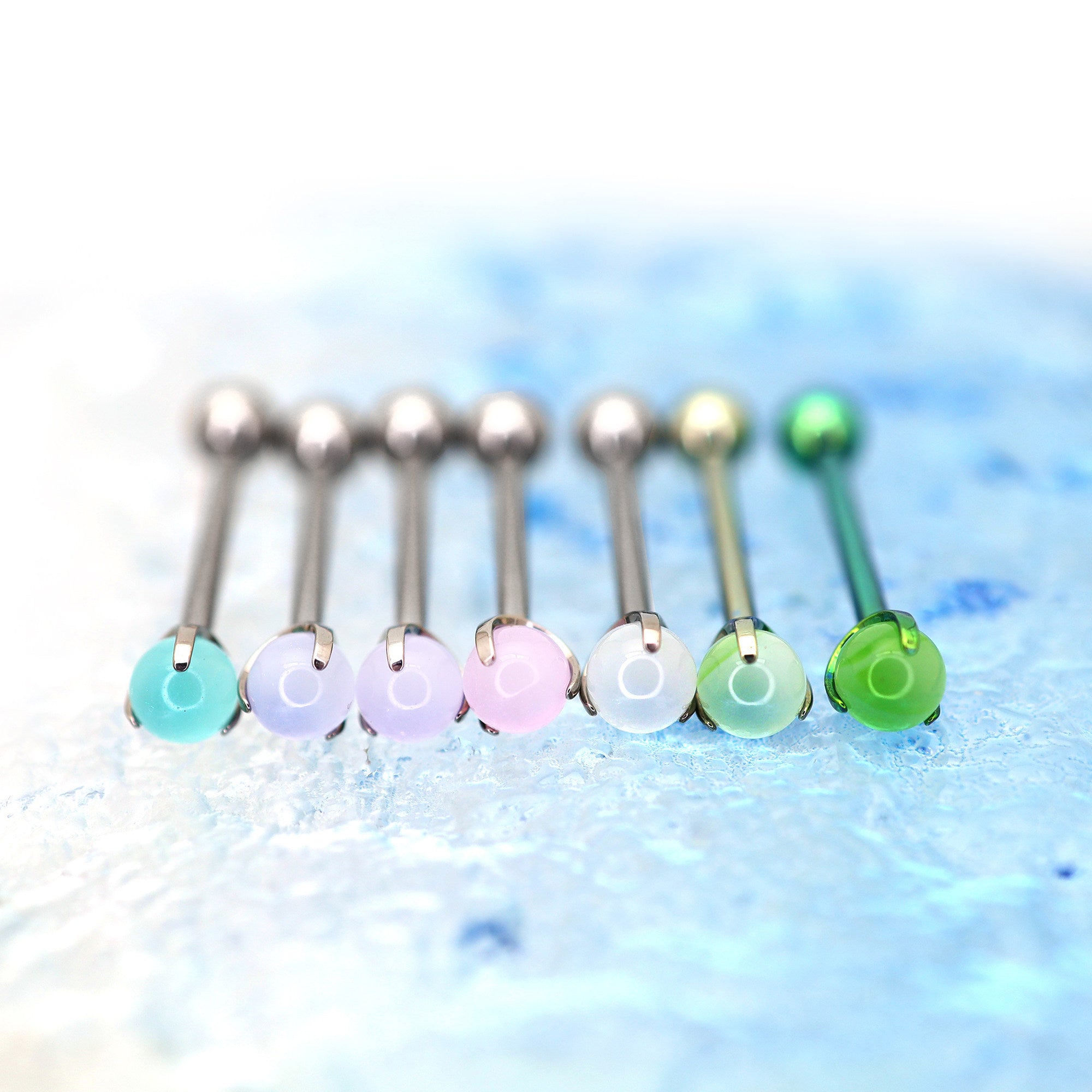 14G ASTM F136 Titanium Prong Set 5mm Jade Tongue Ring - Internally Threaded Straight Barbell