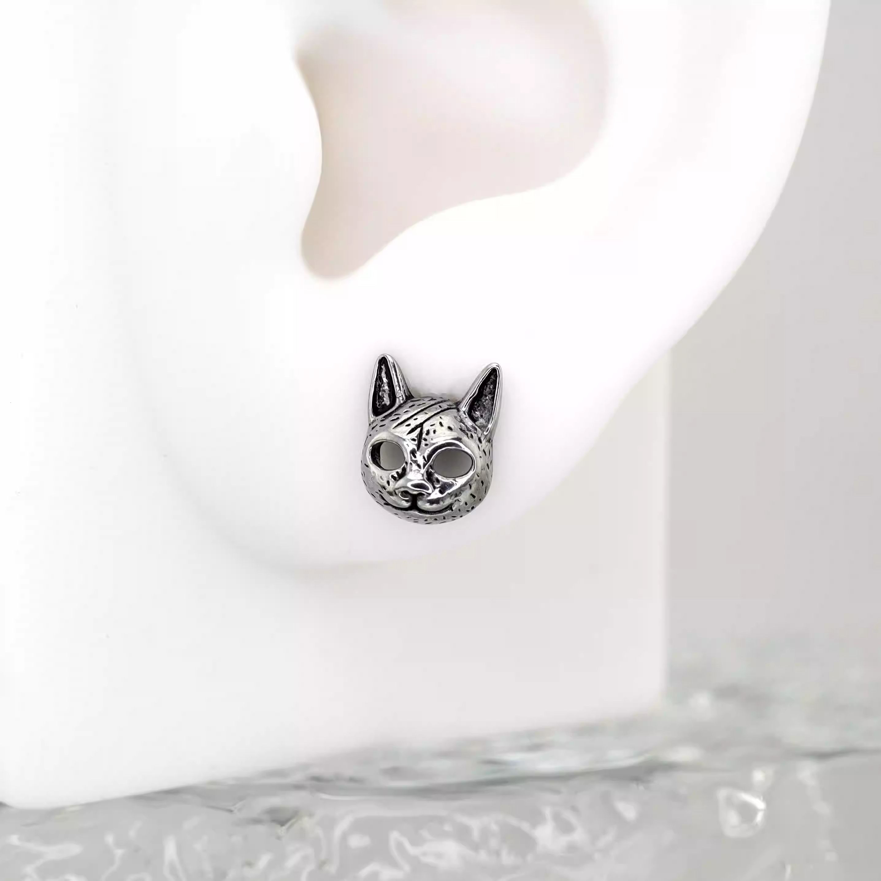 Vintage Openwork Cat Head stainless steel Ear Studs - Vintage Openwork Cat Head stainless steel Ear Studs - Single by CRUXJEWELRY