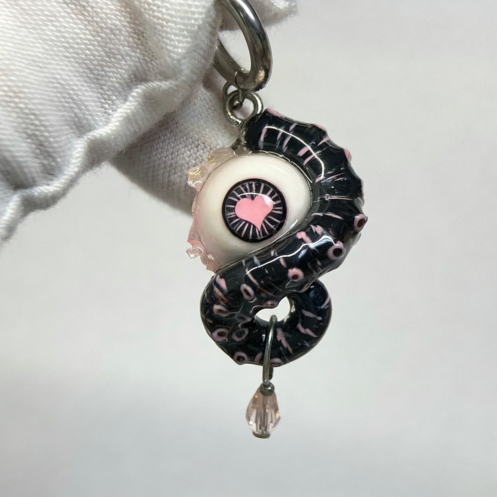 Midnight Heart Cthulhu Eye – Pink & Black Tentacle Earrings