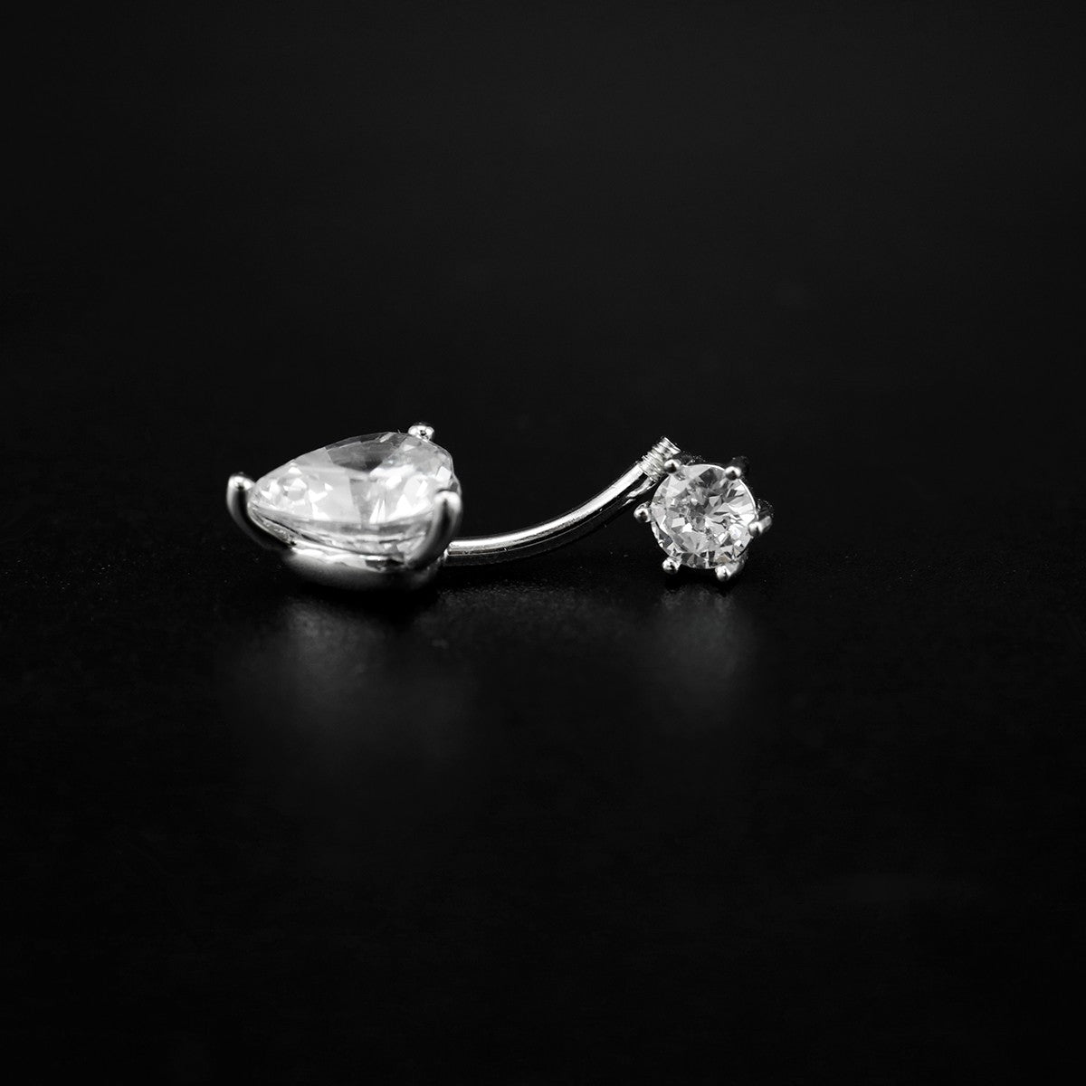 Heart-shaped CZ S925 Sterling Silver Belly Ring - Heart-shaped CZ S925 Sterling Silver Belly Ring - 6 mm by CRUXJEWELRY
