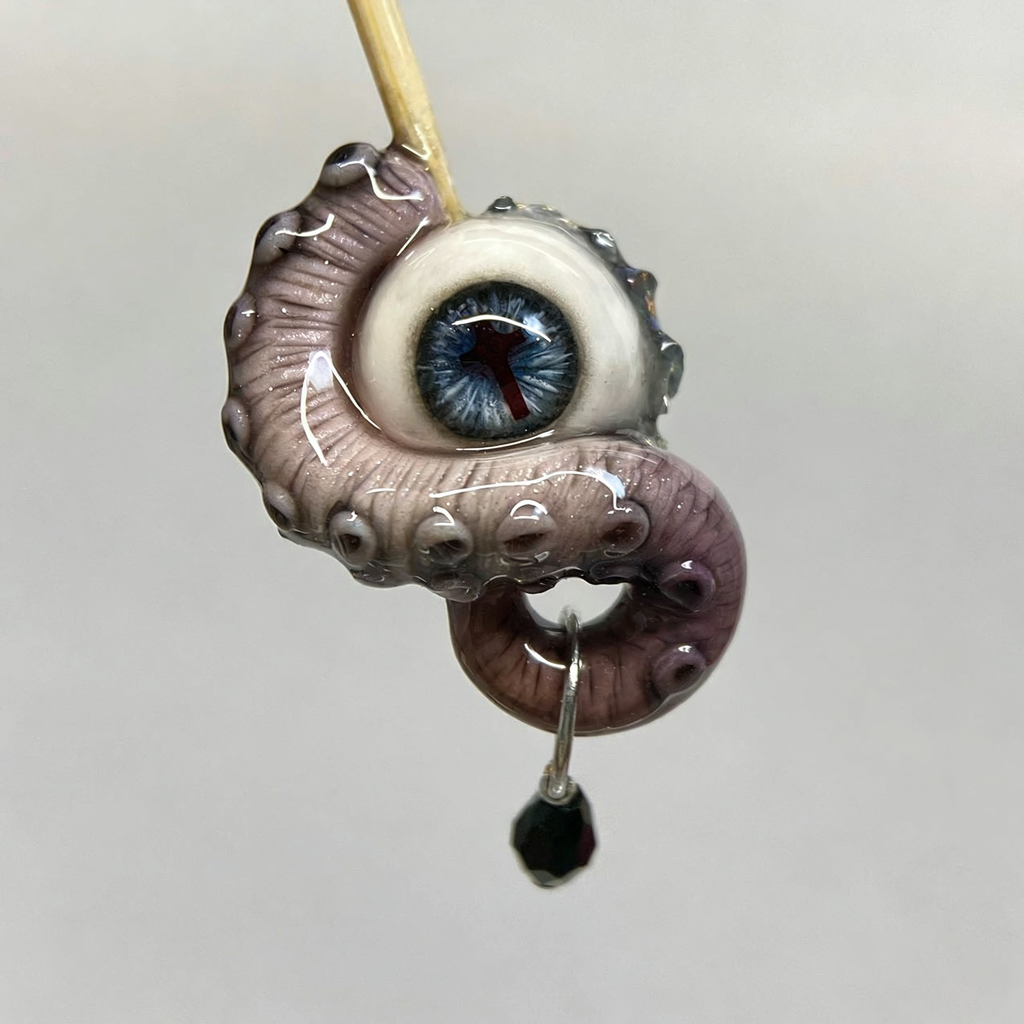 Cthulhu Eye – Monochrome Black & Gray Tentacle Earrings with Realistic Eyeball
