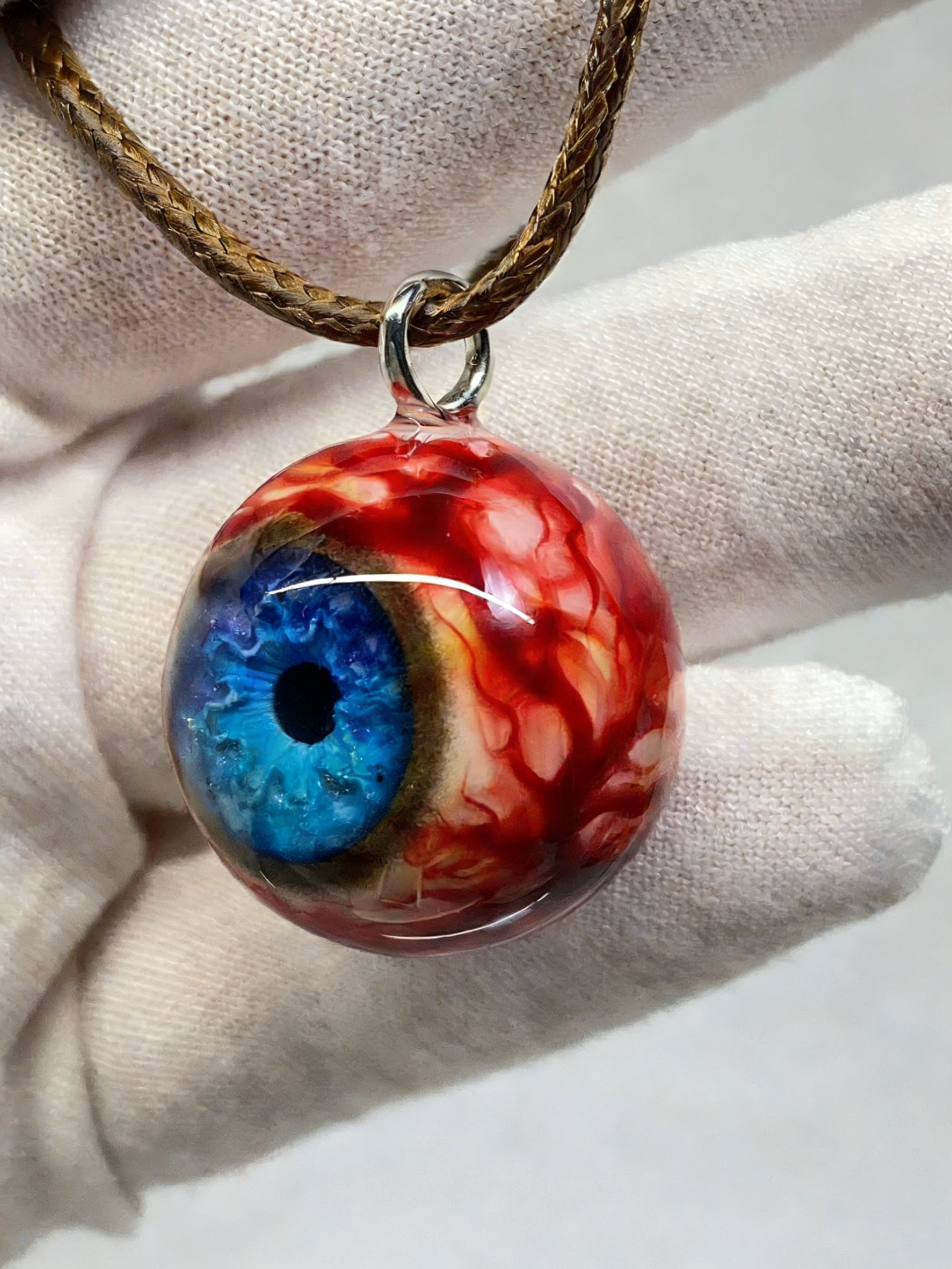 Abyssal Sapphire Eyeball Pendant | Handcrafted Gothic Ocean Jewelry（1PCS）