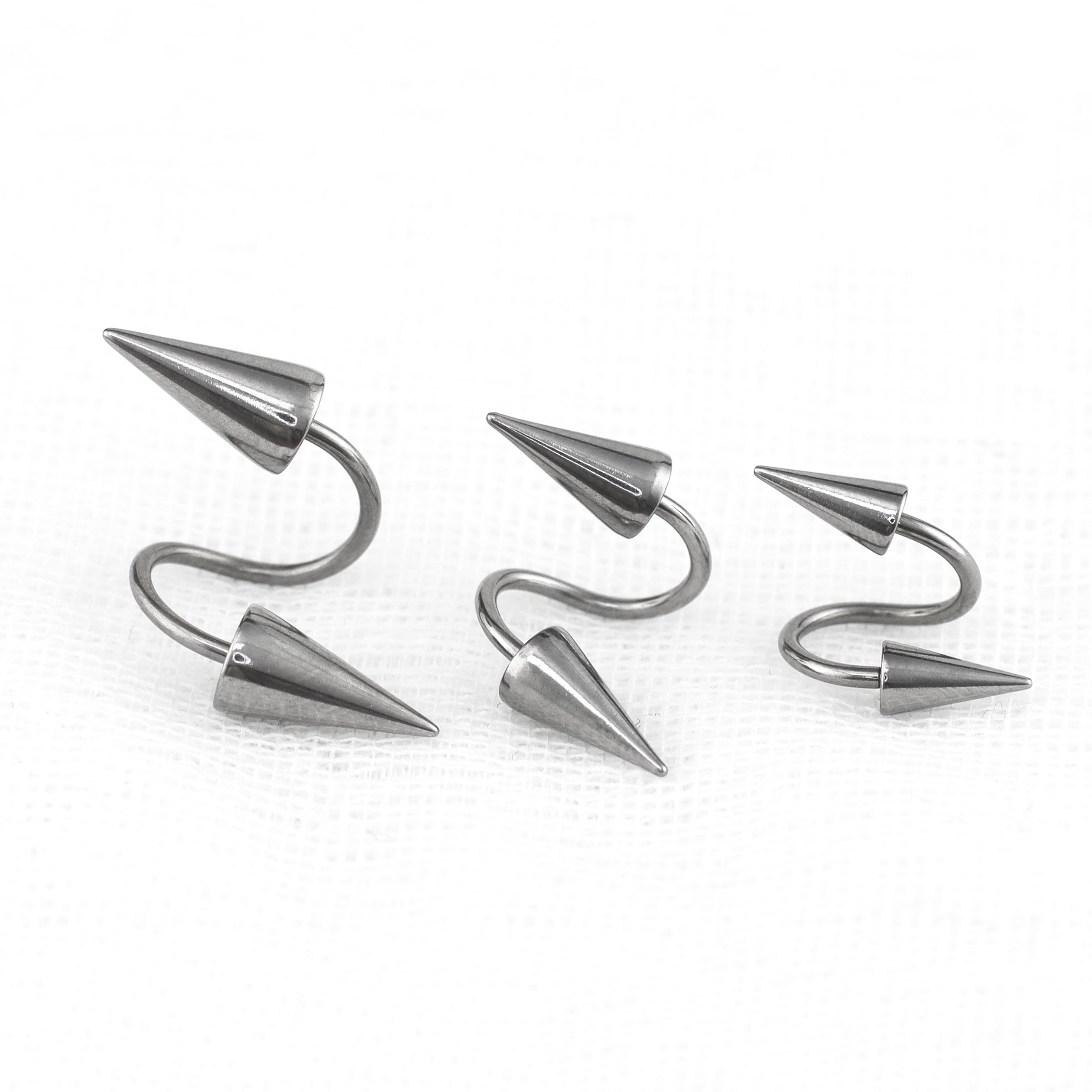 S-Shaped Spike Externally Threaded Stainless Steel Lip Ring - S-Shaped Spike Externally Threaded Stainless Steel Lip Ring - 8mm by CRUXJEWELRY
