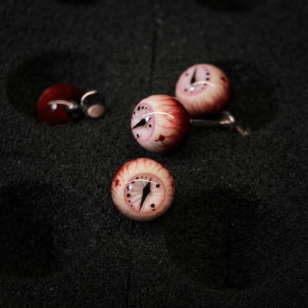Cthulhu Eye - Midnight Feline Iris Eyeball | Ear/Tongue/Lip Titanium Studs