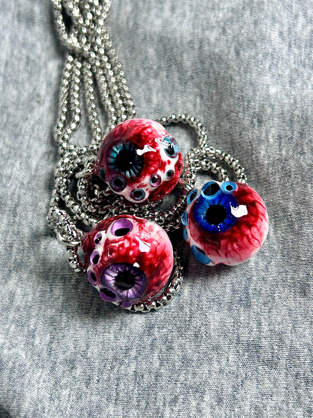 Cthulhu Eye - Bloody Double-Pupil Necklace - Cthulhu Eye - Bloody Double-Pupil Necklace - Gaze by CRUXJEWELRY