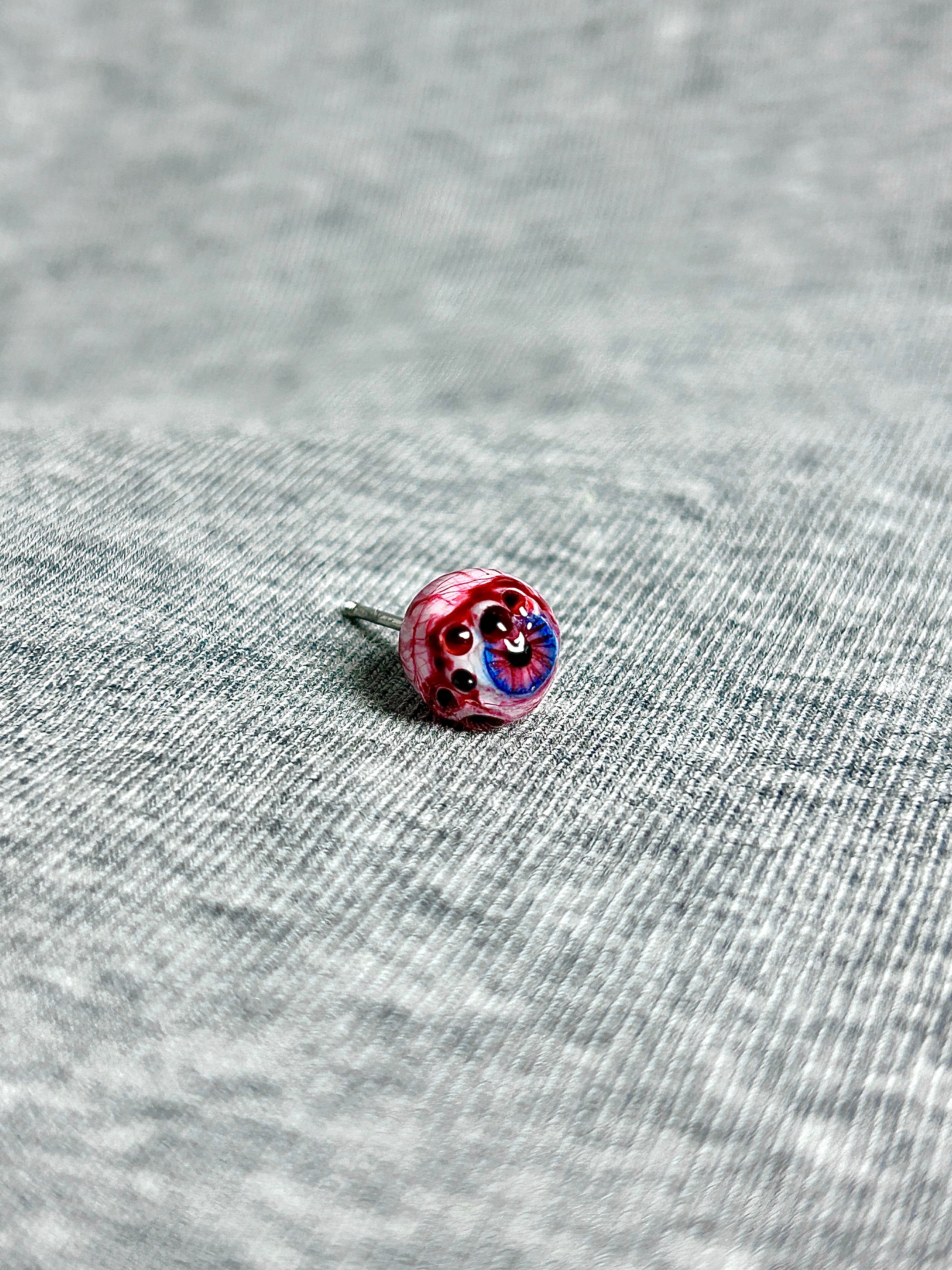Cthulhu Eye - Duplex Iris | Ear/Lip/Tongue Studs - Cthulhu Eye - Duplex Iris | Ear/Lip/Tongue Studs - Wraith / Flat-Back（Default） / 4mm by CRUXJEWELRY