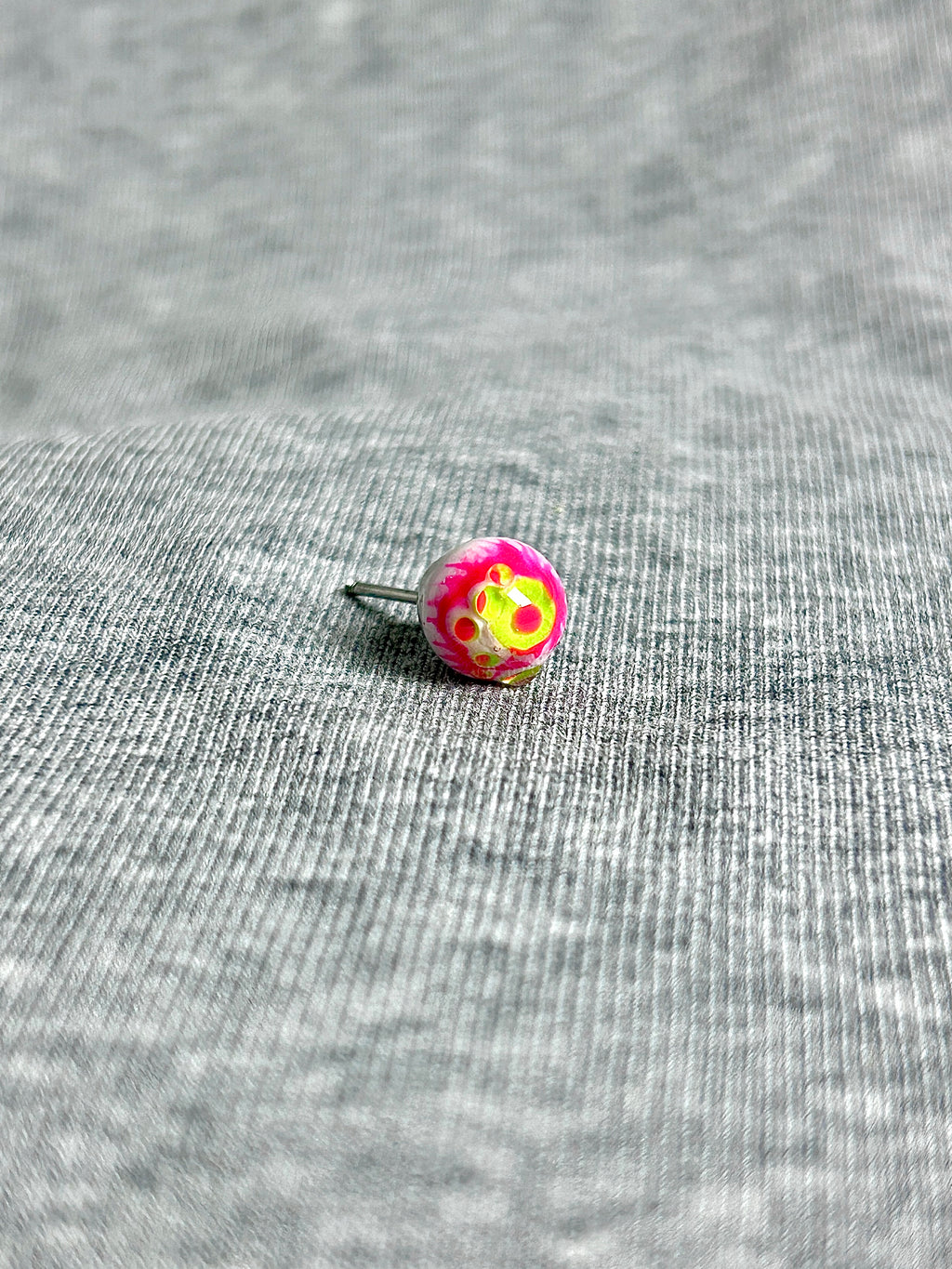 Cthulhu Eye - CandyGaze | Ear/Lip/Tongue Studs - Cthulhu Eye - CandyGaze | Ear/Lip/Tongue Studs - Echoing Gum / Flat-Back（Default） / 4mm by CRUXJEWELRY