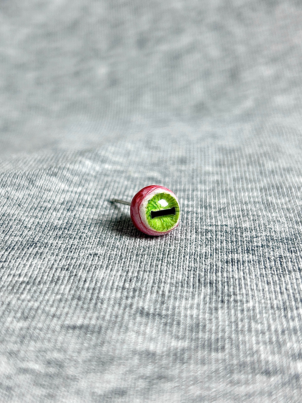 Cthulhu Eye - Lateral Gaze | Ear/Lip/Tongue Studs - Cthulhu Eye - Lateral Gaze | Ear/Lip/Tongue Studs - Focal Aperture / Flat-Back（Default） / 4mm by CRUXJEWELRY