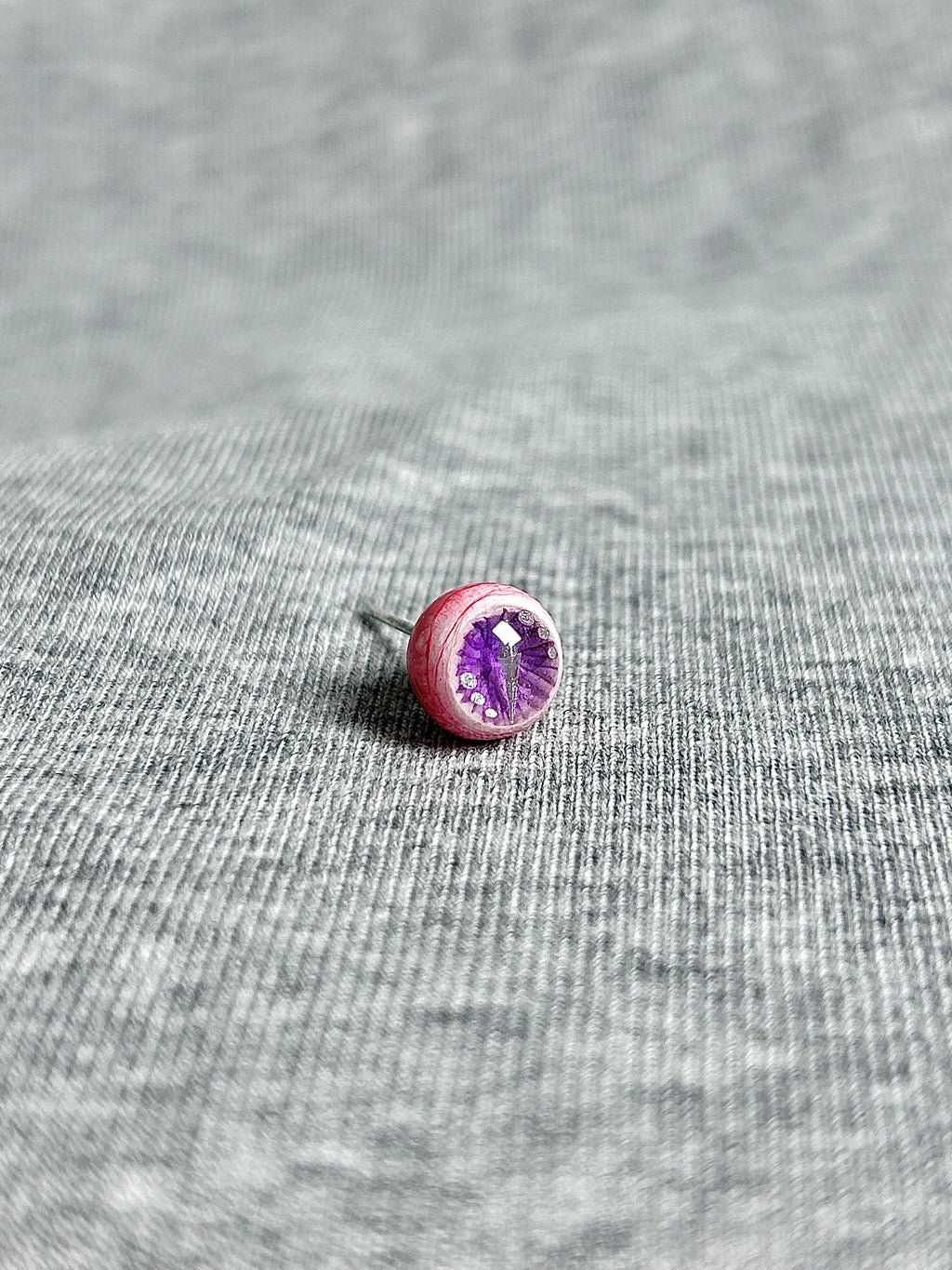 Cthulhu Eye - Fissure Iris | Ear/Lip/Tongue Studs - Cthulhu Eye - Fissure Iris | Ear/Lip/Tongue Studs - Instinct Prism / Flat-Back（Default） / 4mm by CRUXJEWELRY