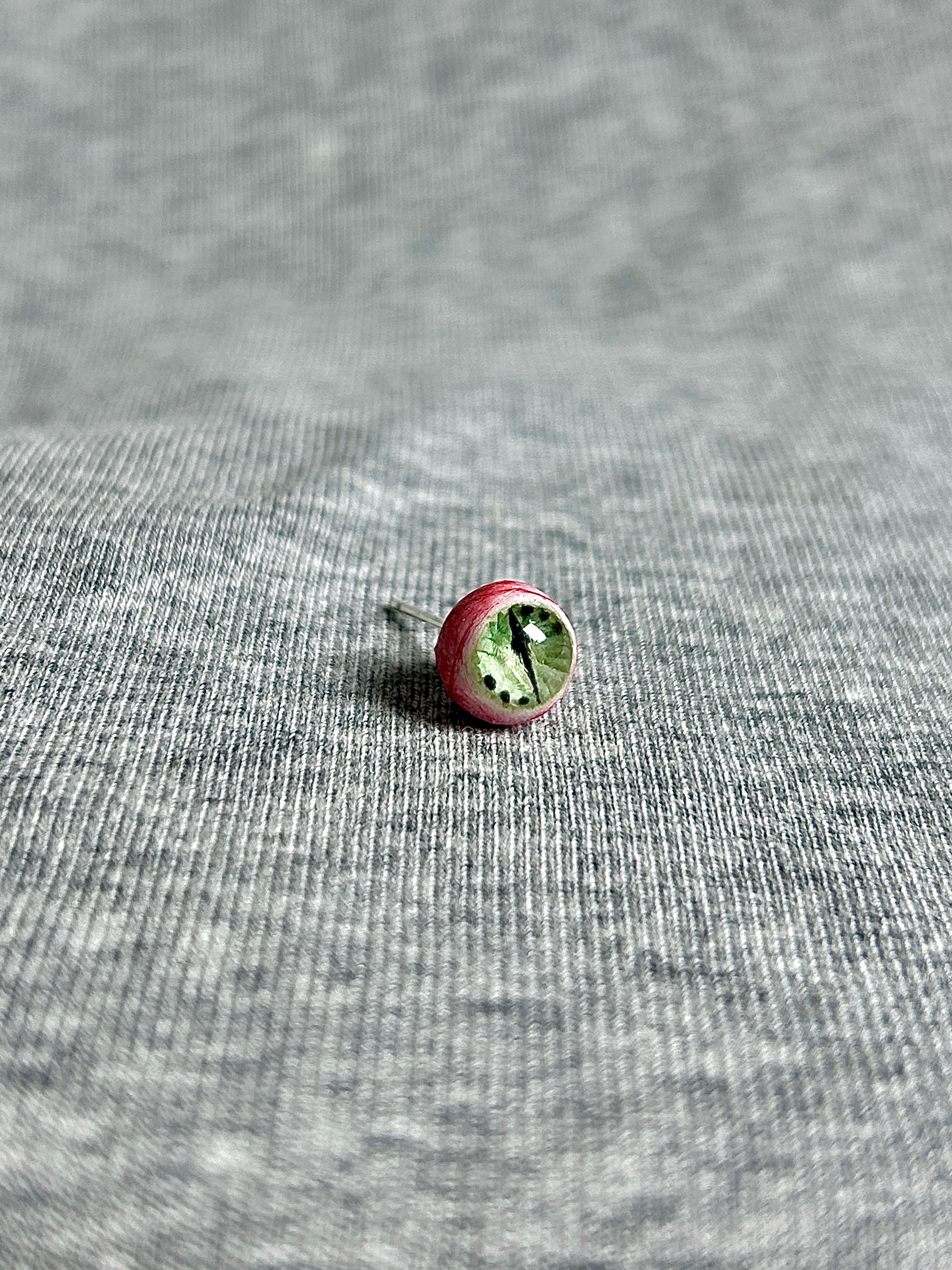 Cthulhu Eye - Fissure Iris | Ear/Lip/Tongue Studs - Cthulhu Eye - Fissure Iris | Ear/Lip/Tongue Studs - Mendicant‘s Watch / Flat-Back（Default） / 4mm by CRUXJEWELRY