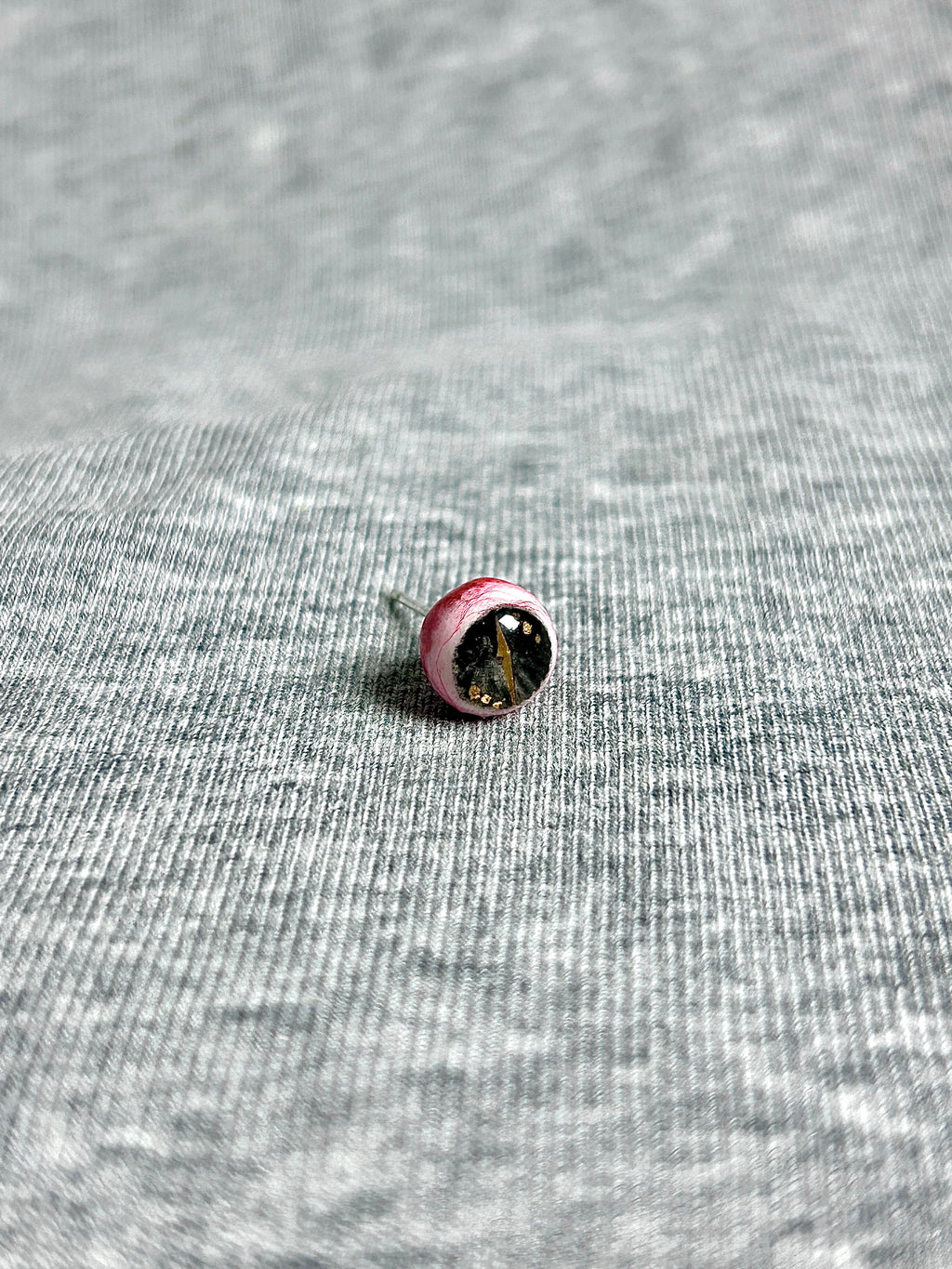 Cthulhu Eye - Fissure Iris | Ear/Lip/Tongue Studs - Cthulhu Eye - Fissure Iris | Ear/Lip/Tongue Studs - Gloom Weaver / Flat-Back（Default） / 4mm by CRUXJEWELRY