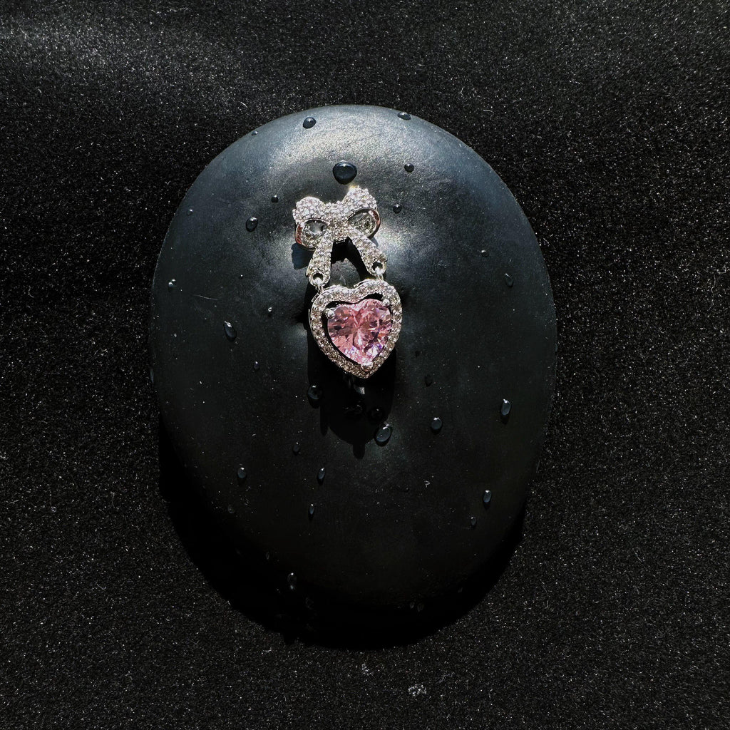 Bow Heart Titanium Belly Ring detail 5