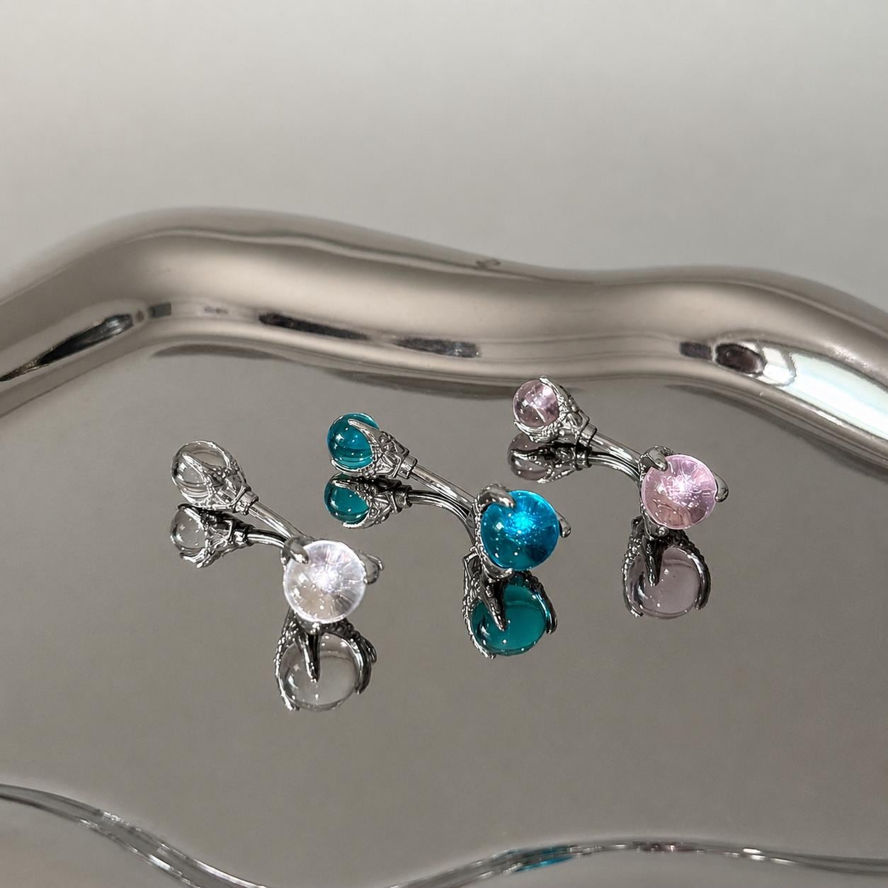 Crystal Orb Titanium Belly Ring detail 2