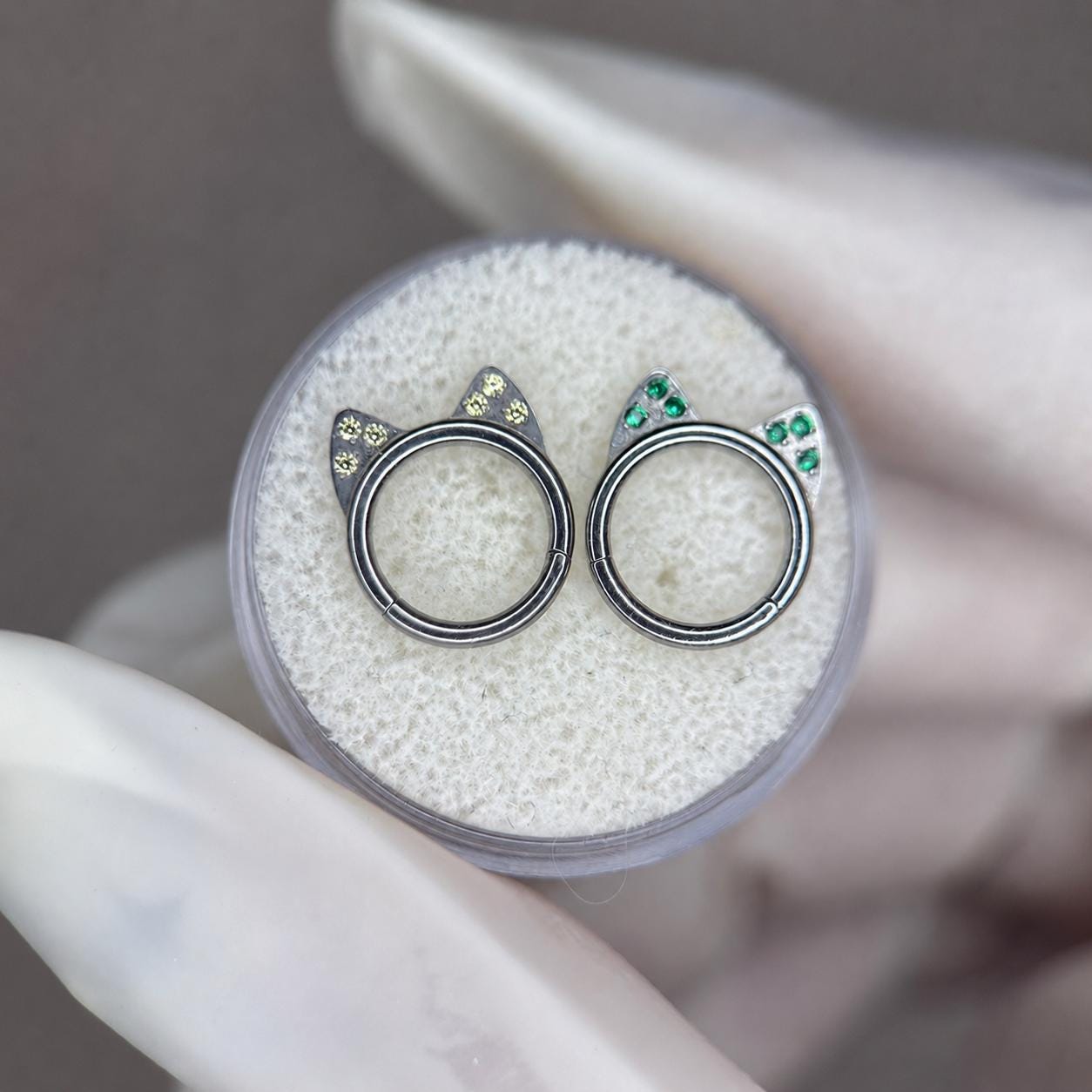 Titanium Crystal Cat Ear Septum Clicker detail 3