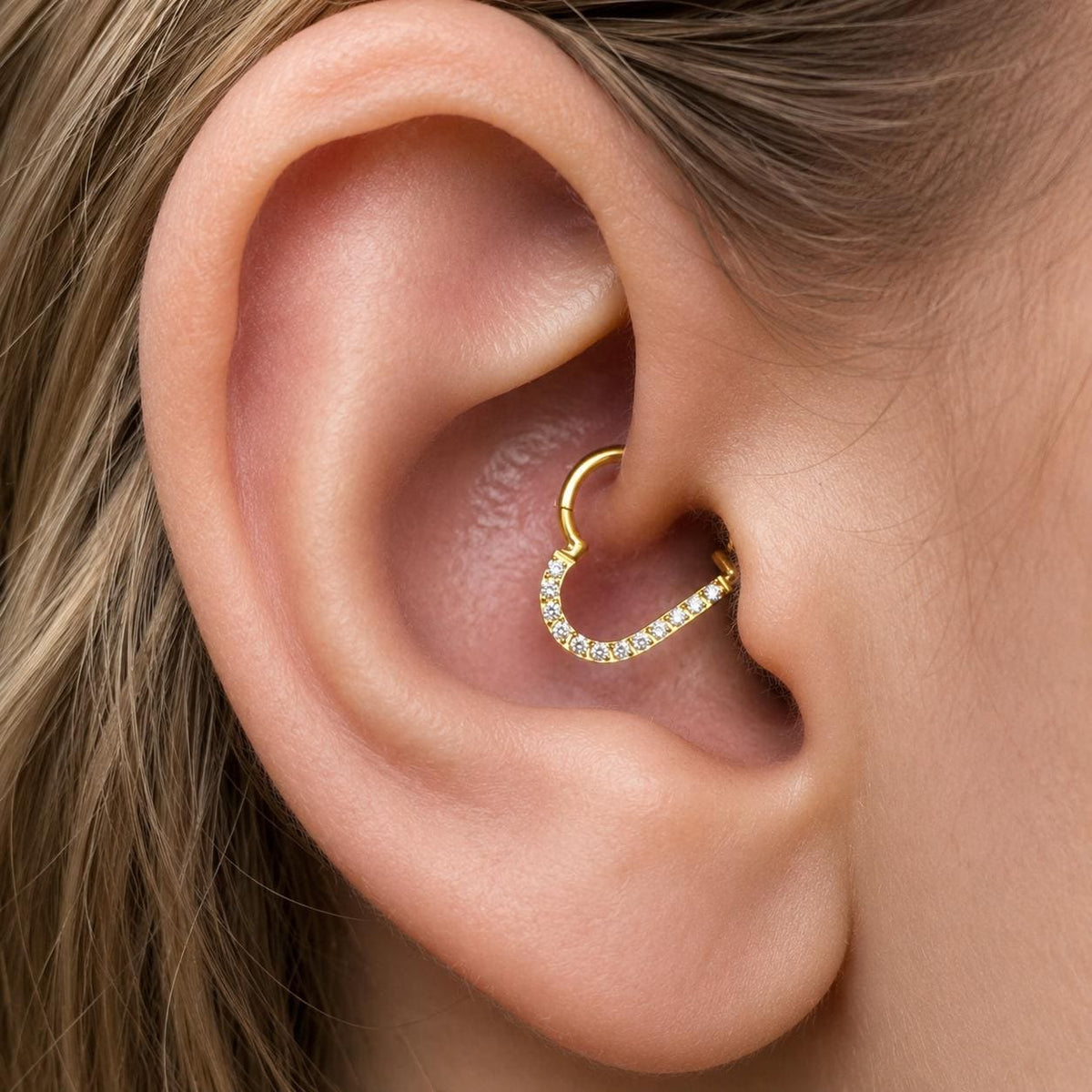Titanium CZ Heart Septum Clicker detail 2