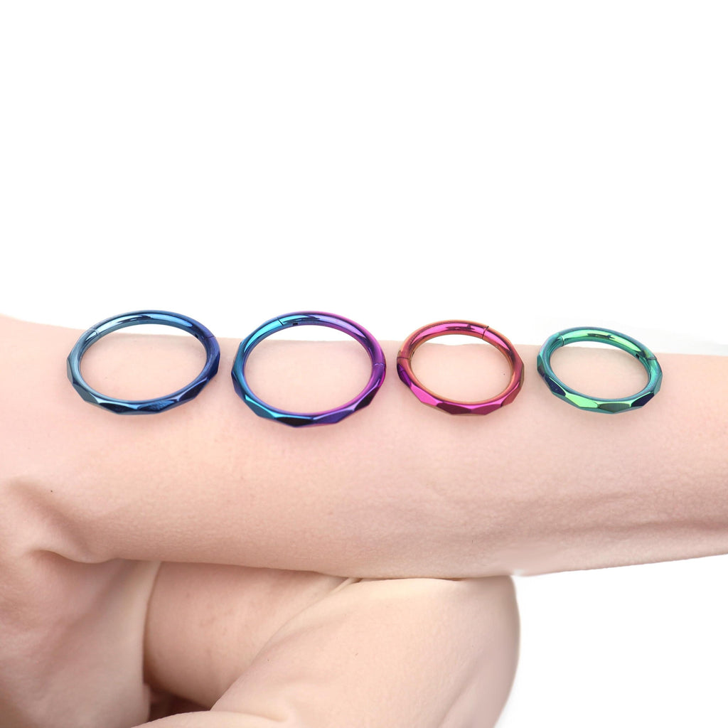 Titanium Geometric Faceted Septum Clicker detail 3