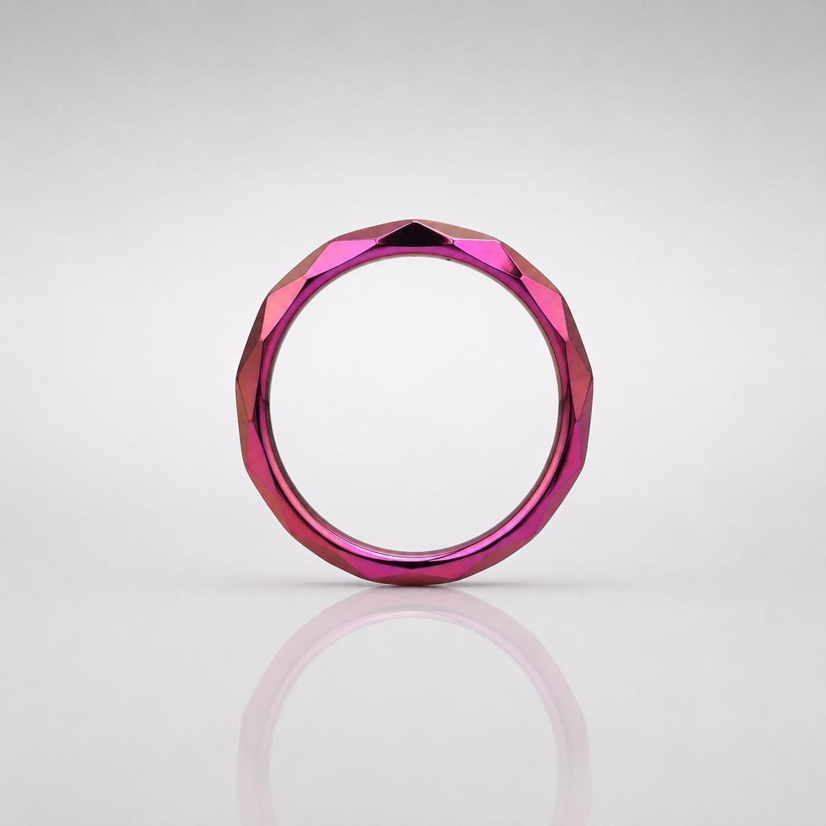 Titanium Geometric Faceted Septum Clicker detail 6