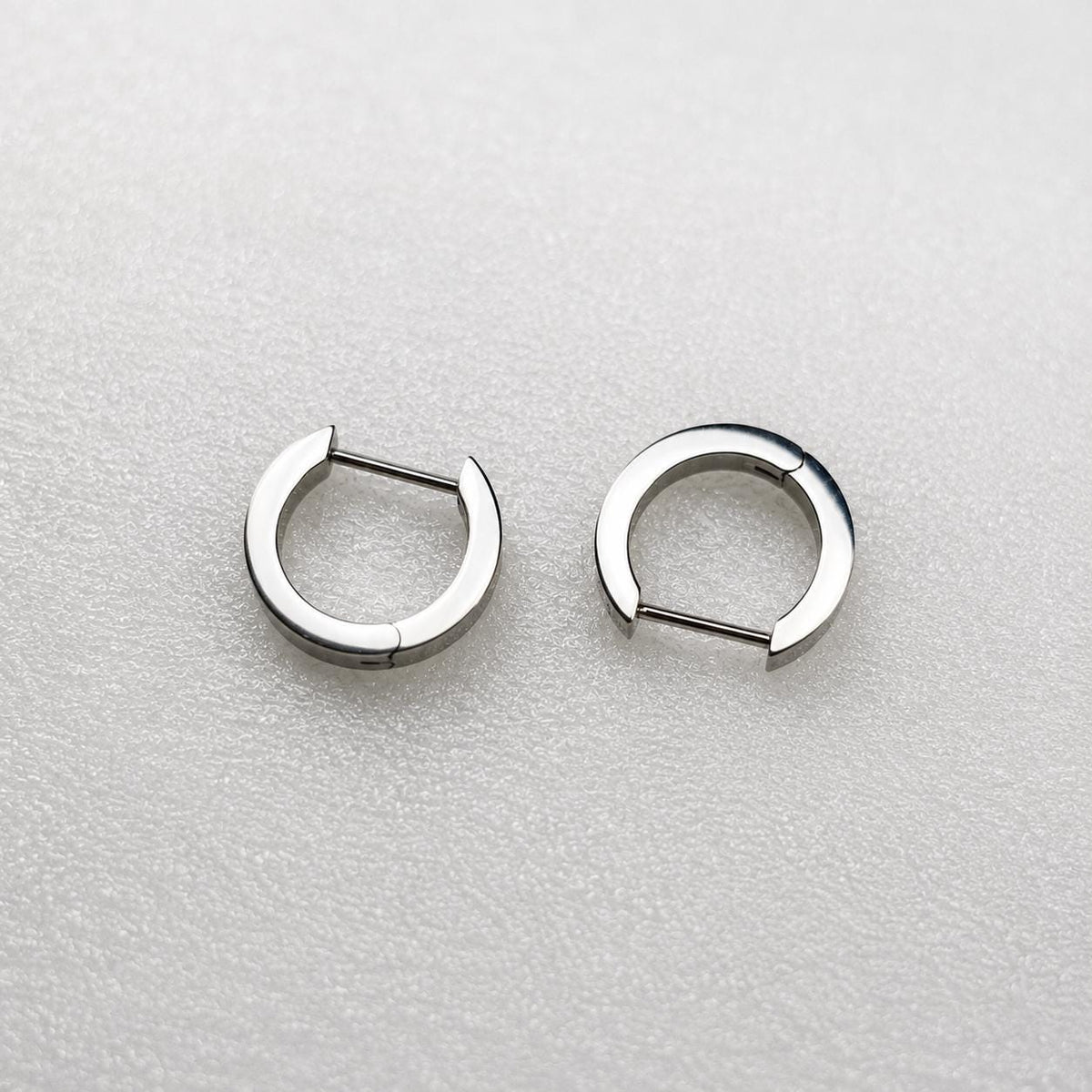 Titanium Thick D-Shape Septum Clicker detail 4