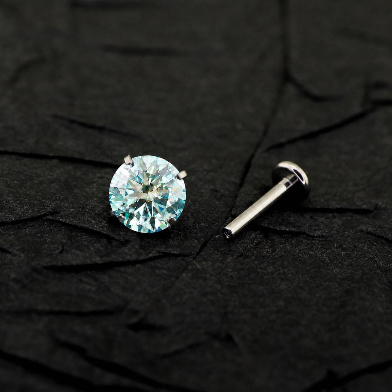 Emerald Green Moissanite Flat Back Stud - product image 2