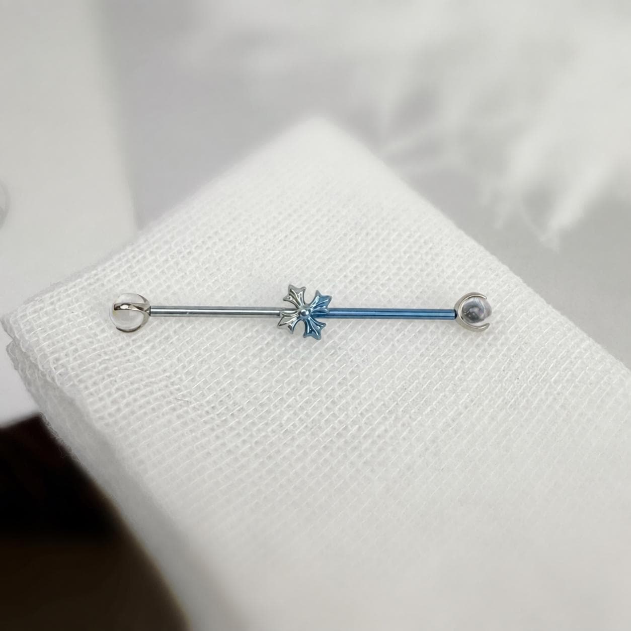 Fleur-de-Lis Crystal titanium industrial barbell, detail view 4