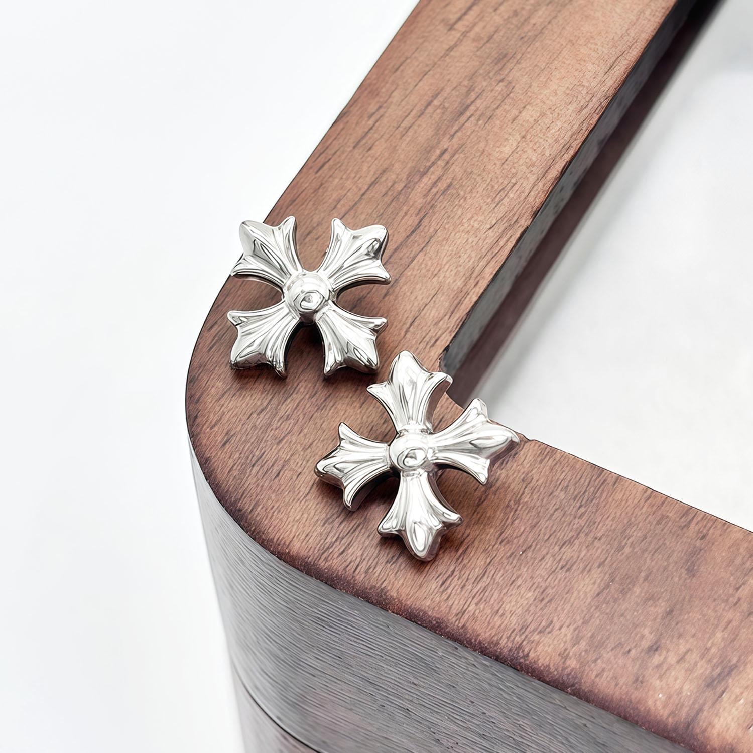 Gothic Cross - product image 4