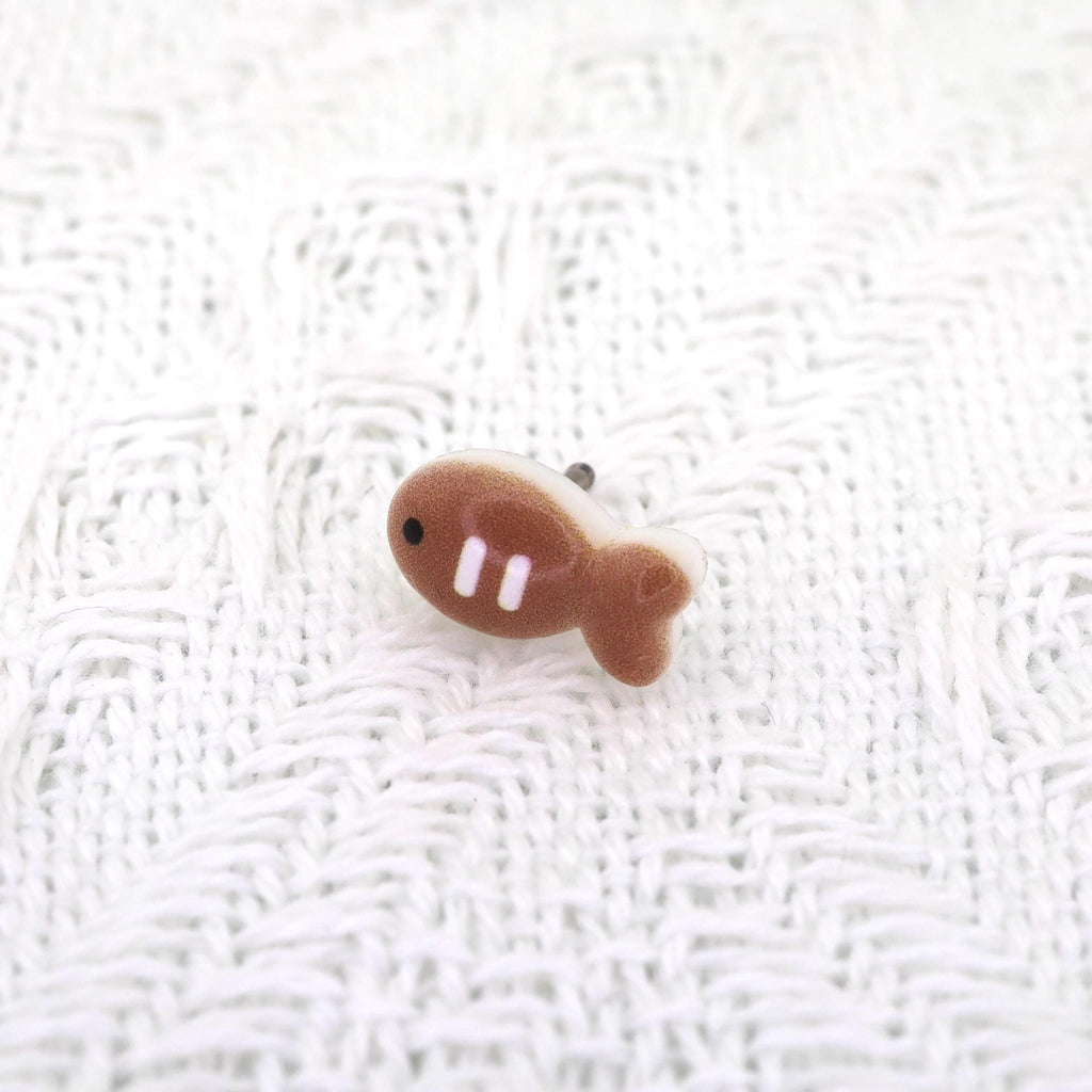 Cat, Paw & Fish Stud Collection Biscuit Fish detail 8