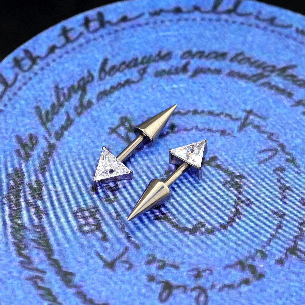Trillion Crystal & Spike Barbell detail 4