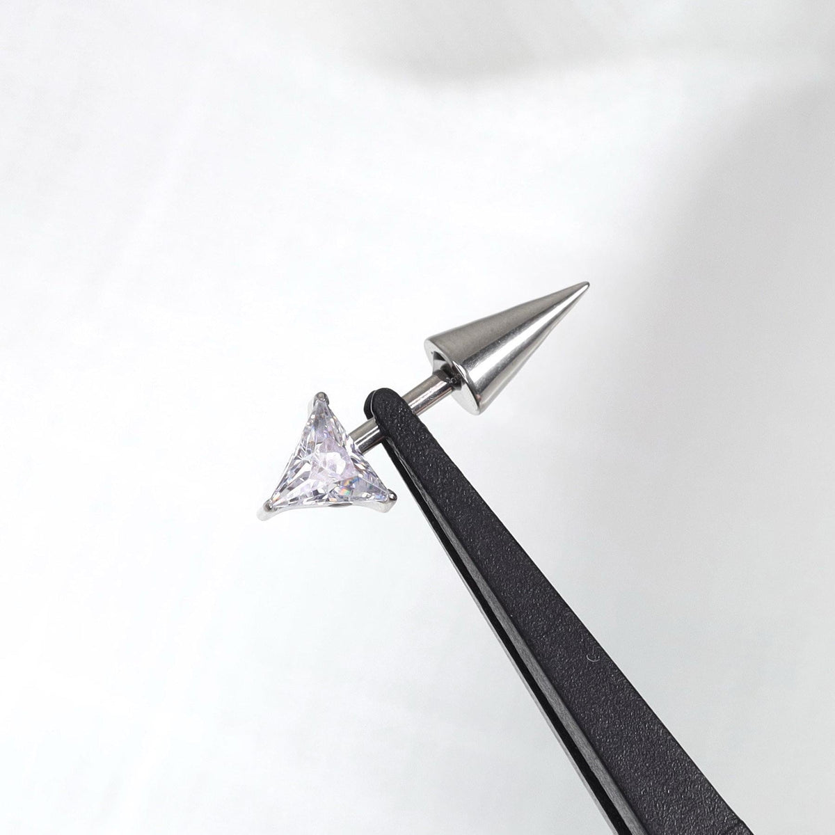 Trillion Crystal & Spike Barbell 5x10mm detail 6