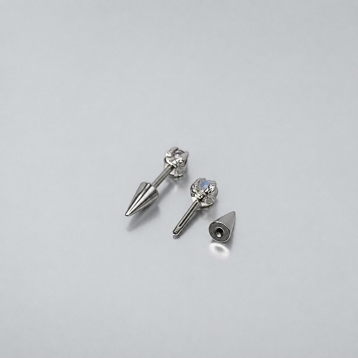 Dragon Claw Orb & Spike Barbell detail 4
