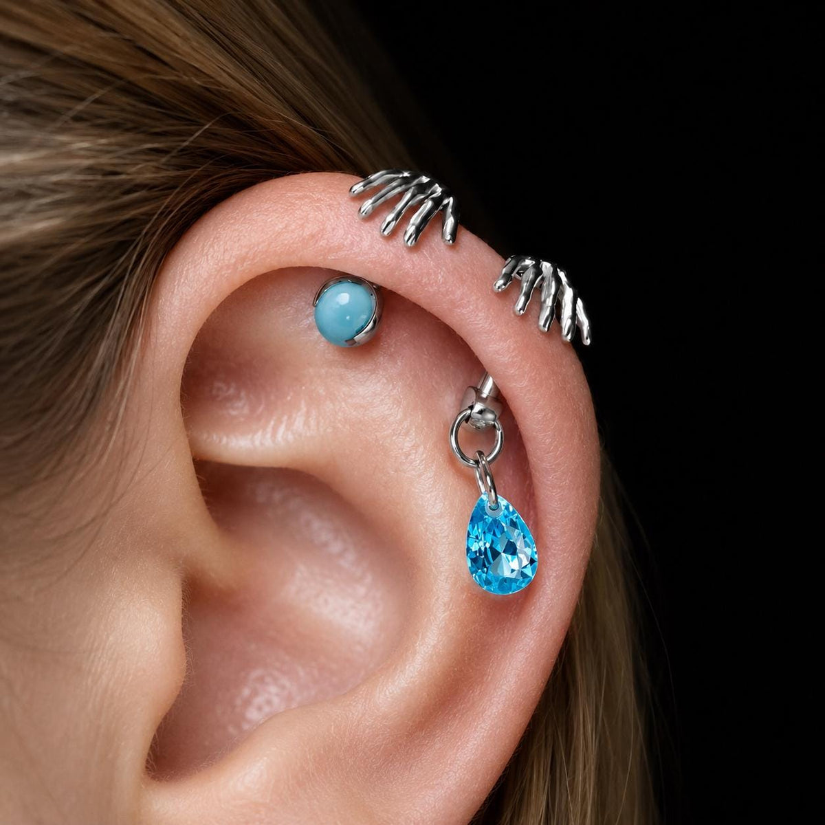 Skeleton Hand Crystal Barbell detail 2