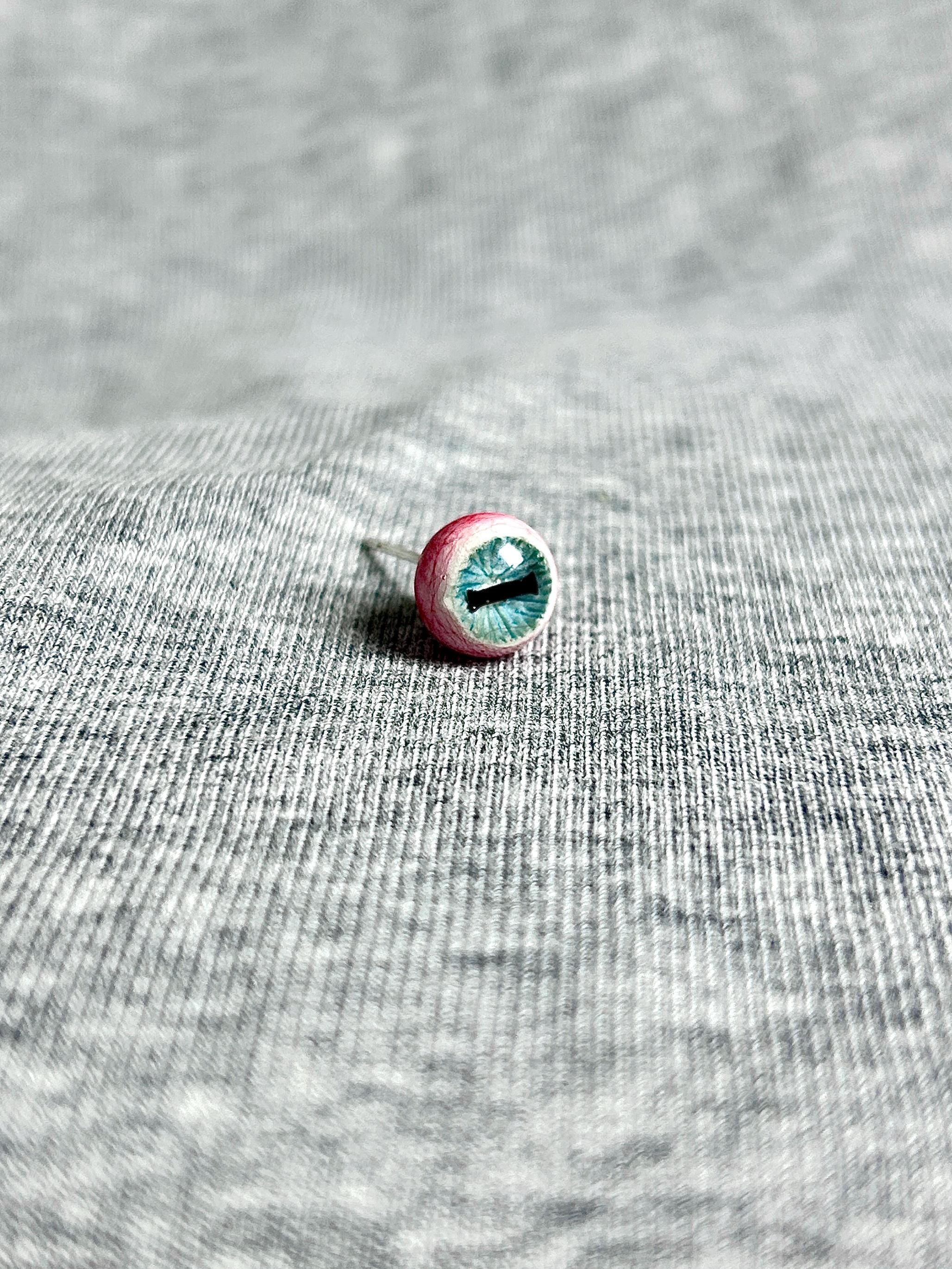 Cthulhu Eye - Lateral Slit Gaze | Ear/Tongue/Lip Titanium Studs