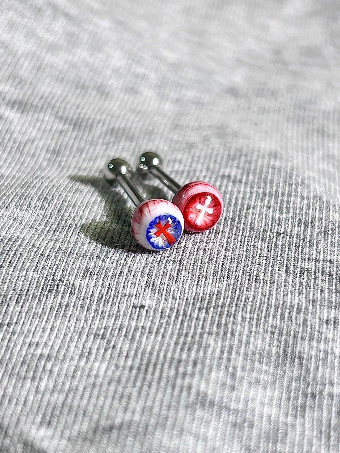 Cthulhu Eye - Cross Gaze | Ear/Tongue/Lip Titanium Studs