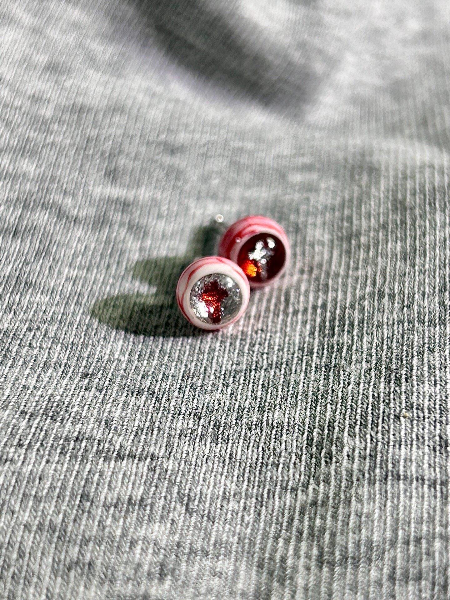 Cthulhu Eye - Pearlescent Fire Cross | Ear/Tongue/Lip Titanium Studs