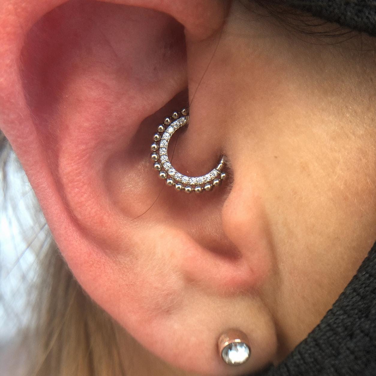 ASTM F136 Titanium Beaded CZ Septum Ring｜16G Hinged Clicker｜Sparkling Daith Jewelry｜Hypoallergenic｜Helix Conch Rook Cartilage - Image 3