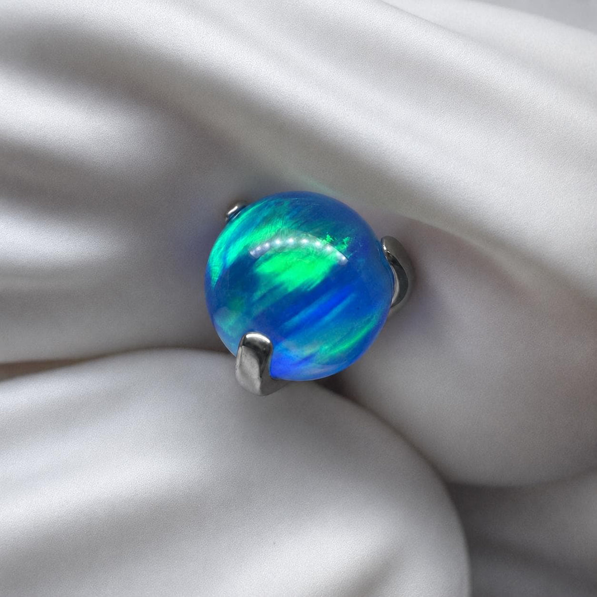 Aurora Glow Jelly Opal F136 Titanium piercing top detail 6