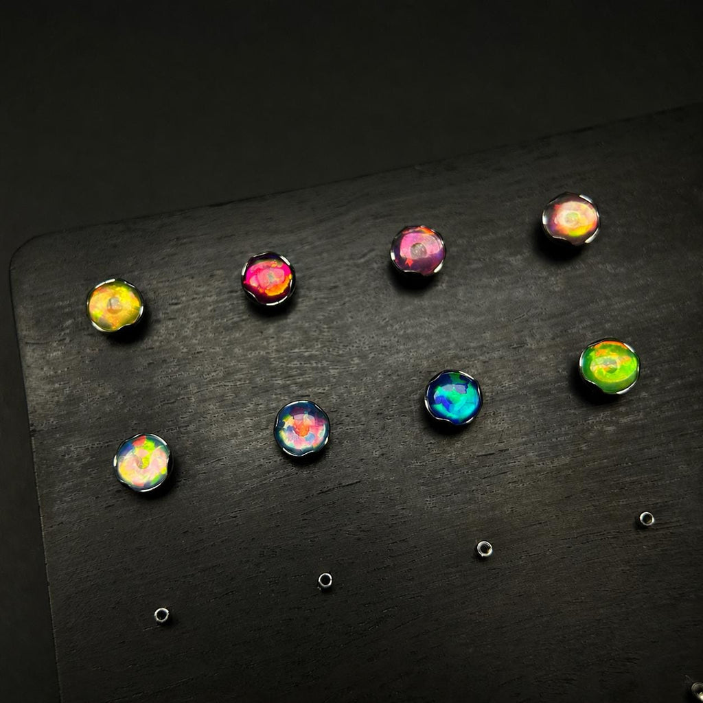 Ripple-Edge Jelly Opal F136 Titanium piercing top detail 5