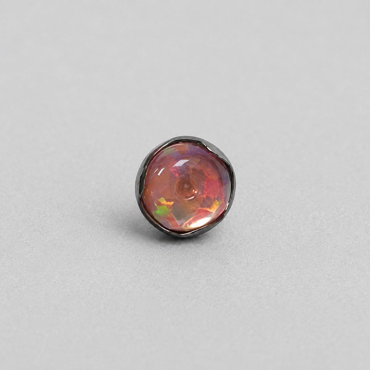 Ripple-Edge Jelly Opal OP513 Coral Red F136 Titanium piercing top