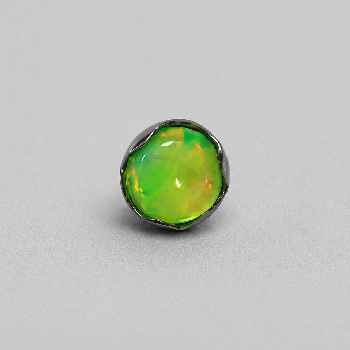 Ripple-Edge Jelly Opal OP538 Lime Green F136 Titanium piercing top