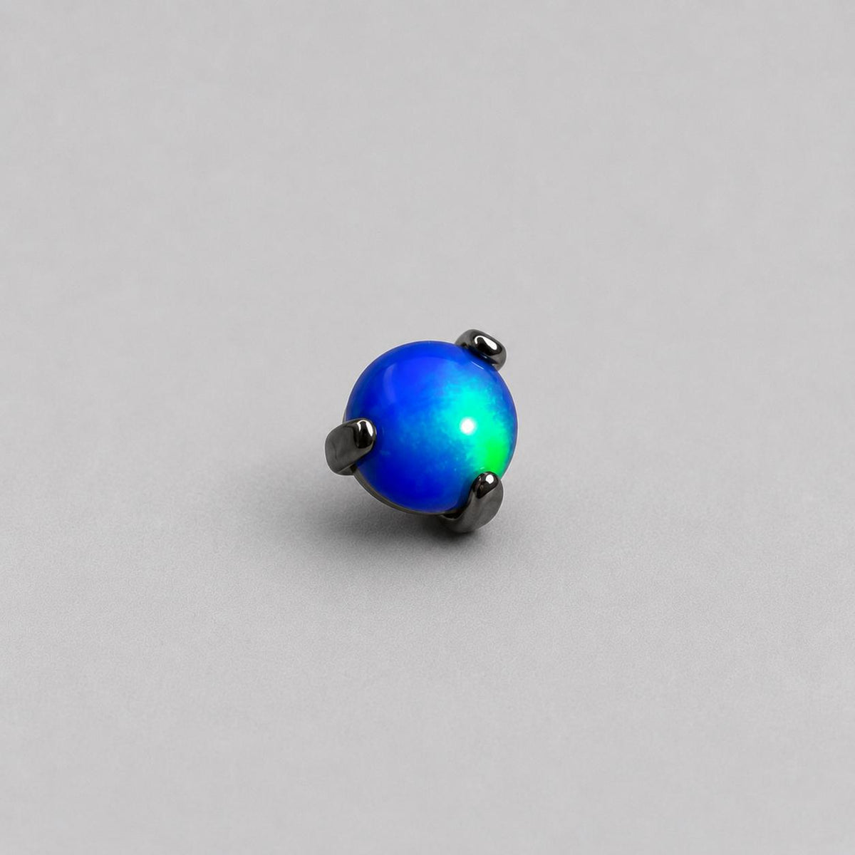 Nebula Orbit Opal AN336 Deep Blue F136 Titanium piercing top