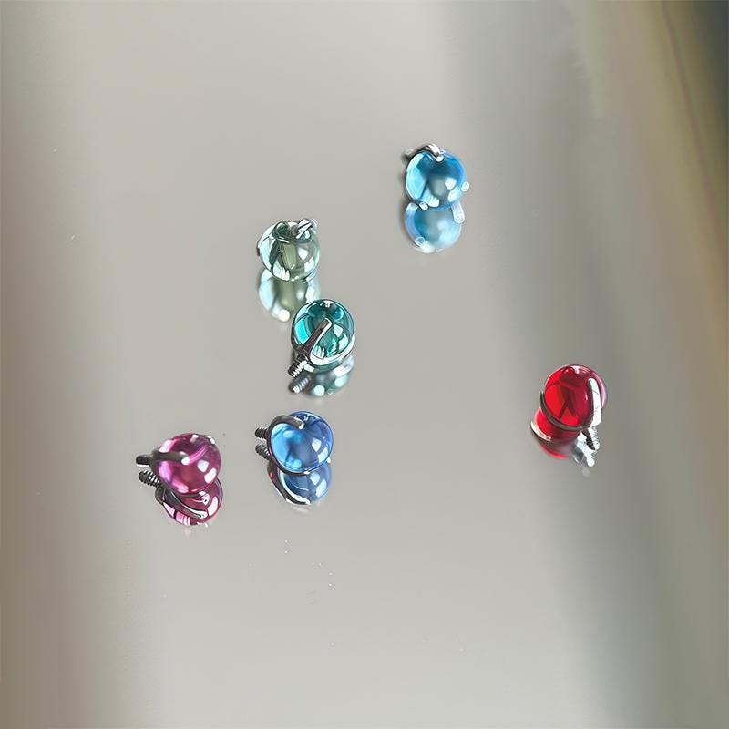 Prism Zircon Ball F136 Titanium piercing top detail 6