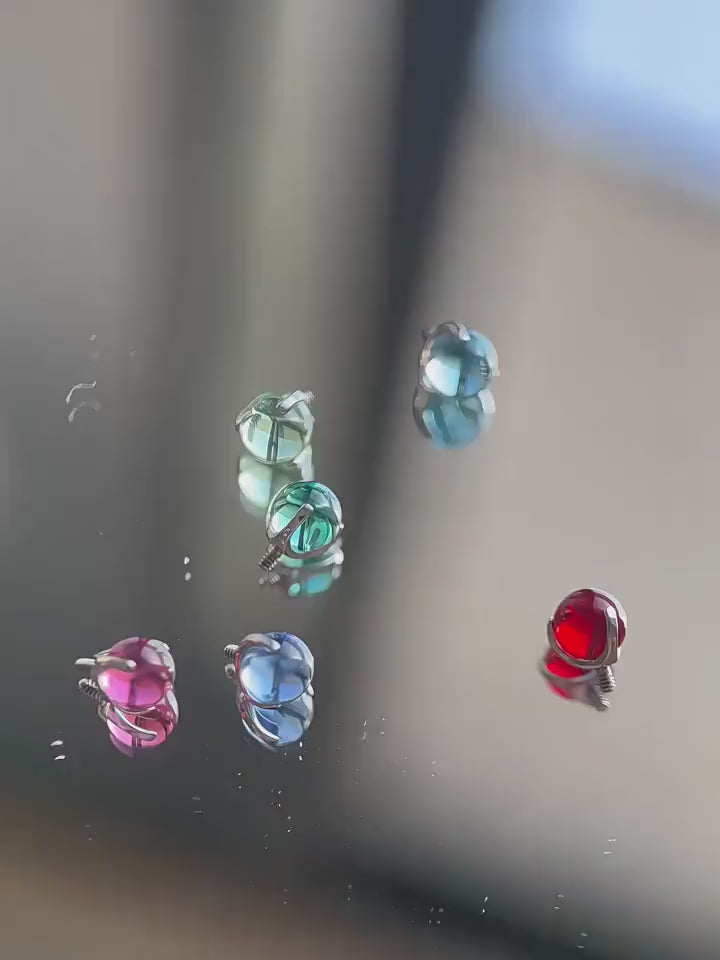 Prism Zircon Ball F136 Titanium piercing top video 1